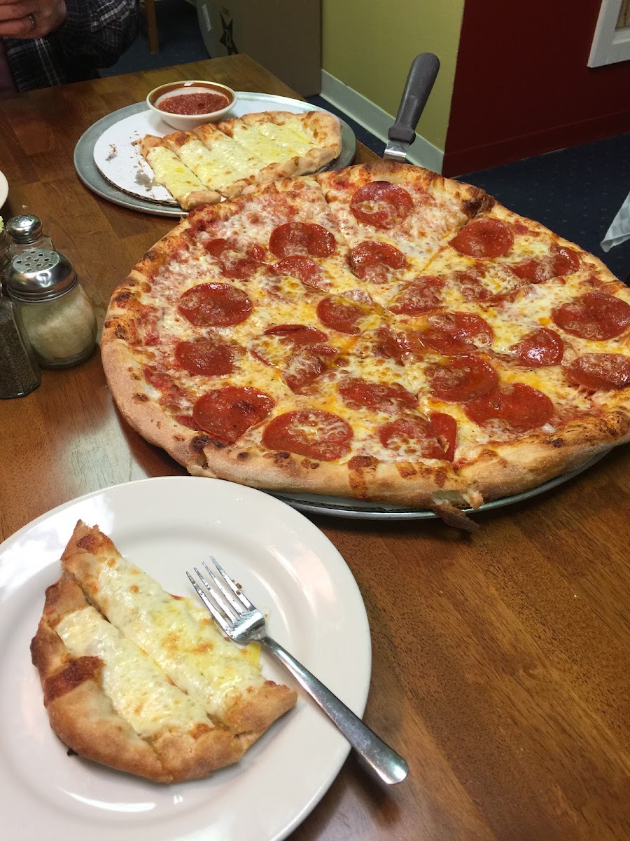 Joe And Mimi's Pizzeria Photos 2